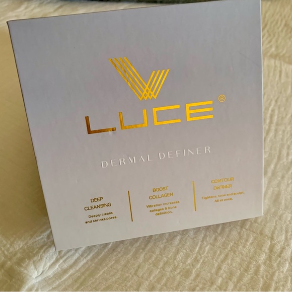 LUCE Dermal Definer Anti-Aging Facial Roller + Cleansing Brush - Picture 5 of 8
